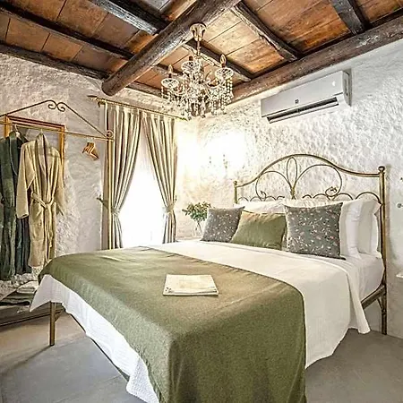 Voger Alacati Pino Ciftlikkoyu