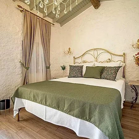 Voger Alacati Pino Ciftlikkoyu